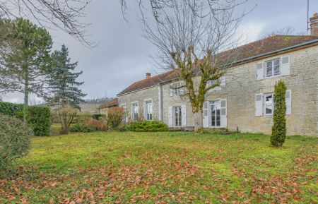 G&icirc;te n&deg;10G656 Rouvres-les-Vignes - Aube - photo