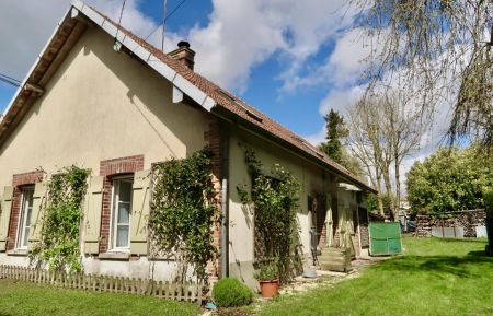 G&icirc;te n&deg;10G496 Droupt-Sainte-Marie - Aube - photoPrintemps