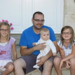Guillaume et ses filles, avant l'ouverture du gîte en 2015 Guillaume et ses filles, avant l'ouverture du gîte en 2015
