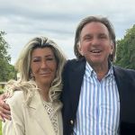 Bonjour &agrave; tous, nous sommes vos h&ocirc;tes. Voici R&eacute;mi, courtier en assurances et moi,Laure,journaliste. Nos mots cl&eacute;s : bienveillance, humour, simplicit&eacute;, courtoisie, respect et authenticit&eacute;. Welcome chez nous...